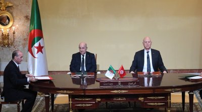 Tunisie- Algérie : Signature de 27 accords entre les deux pays