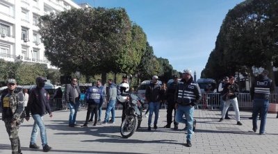 تعزيزات أمنية كبيرة في شارع الحبيب بورقيبة 