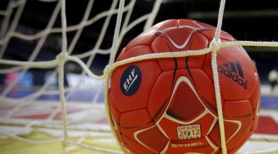 لتشجيع نسور قرطاج : تأجيل مقابلات بطولة كرة اليد يوم السبت