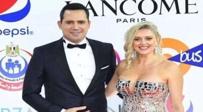 ظافر العابدين: زوجتي سرقت الأضواء مني