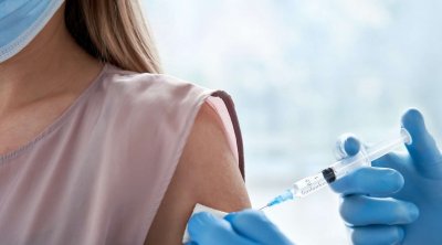 تطعيم أكثر من 44 ألف شخصا ضد كورونا يوم 19 ديسمبر الجاري