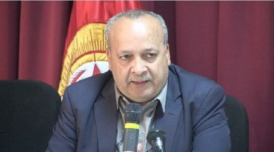 الطاهري: الخطابات اليومية لقيس سعيد والحملات الالكترونية مؤشرات تدل على إقتراب الصدام