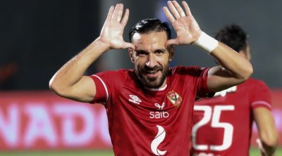 الأهلي المصري يمدد تعاقده مع علي معلول حتى 2024