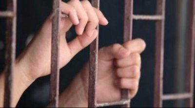 سيدي بوزيد : اصدار بطاقة إيداع بالسجن ضد الأم التي طعنت طفليها 