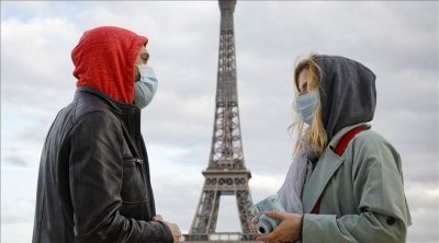 فرنسا تسجل حصيلة قياسية جديدة من الإصابات بكورونا بلغت نحو 335 ألف حالة