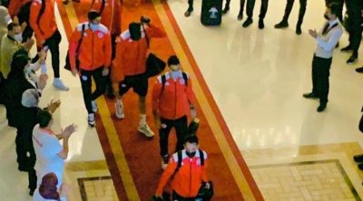 إدارة نزل اللايكو تودع نسور قرطاج على أنغام النشيد الوطني (فيديو) 