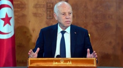 جون أفريك : قيس سعيد يعتزم محاسبة 20 ألف مسؤول إداري ورجل أعمال