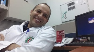 د.حاتم الغزال يدعو الفئة العمرية فوق الـ40 سنة إلى البقاء في المنزل