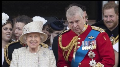 صحيفة بريطانية : الأميران تشارلز وويليام ضغطا لتجريد الأمير أندرو من ألقابة الملكية