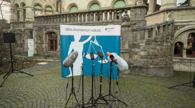 ألمانيا تبدأ محاكمة طبيب سوري يشتبه في ارتكابه جرائم ضد الإنسانية