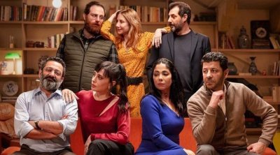 هجوم حاد ضد منى زكي بسبب مشهد جريء في فيلم أصحاب و لا أعز