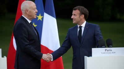 برهان بسيس : بيان رئاسة الجمهورية يوحي بأن سعيد يقدم تقريرا لماكرون 