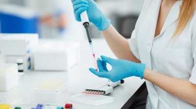 L’OMS autorise l’administration de deux médicaments pour traiter les symptômes du coronavirus