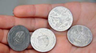 سعر صرف الدينار يتراجع بـ7 % أمام الدولار مقابل تحسنه أمام الأورو