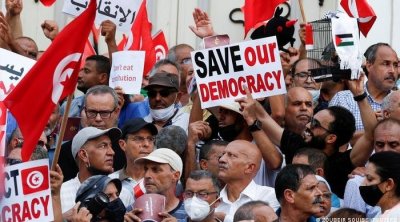 النهضة و مواطنون ضدّ الإنقلاب يؤجلان وقفة 6 فيفري