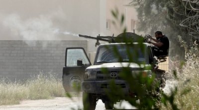 ليبيا: اشتباكات بين مجموعتين مسلحتين بالعاصمة طرابلس 