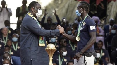 جوائز مالية وعقارات: الرئيس السنغالي يكرم منتخب بلاده بطل افريقيا