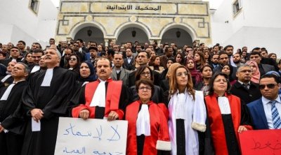 قيس سعيد يحجر الإضراب على القضاة