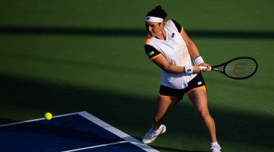 أنس جابر تتأهل إلى الدور الثاني من دورة دبي