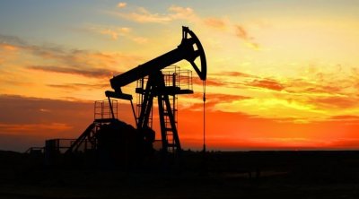 حرب روسيا على أوكرانيا : سعر النفط يكسر حاجز 100 دولار والذهب يقفز