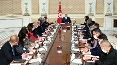 سعيّد: سيتم منع التمويلات الخارجية للجمعيات (فيديو)