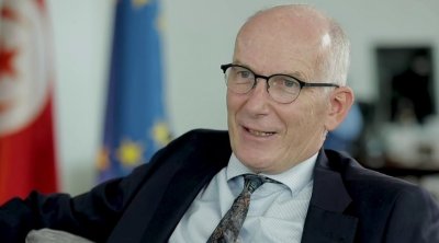 سفير الاتحاد الأوروبي ينتقد موقف تونس المحايد إزاء الحرب الأوكرانية الروسية