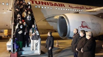 وصول 327 مواطنا تونسيا مقيما بأوكرانيا فجر اليوم