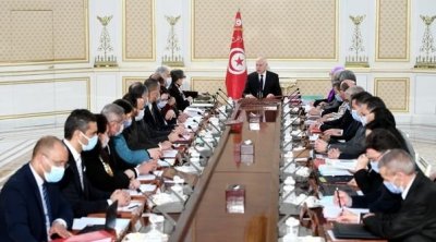 قيس سعيّد : كانوا يتبادلون العنف سابقا و اليوم صاروا على قلب رجل واحد (فيديو)