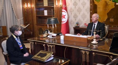 سعيد يدعو الى فتح شبكة الأنترنات مجانا للمشاركة في الإستشارة الوطنية