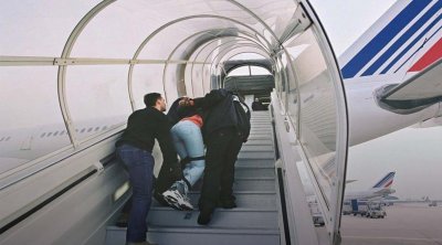 فرنسا تطرد 1200 مهاجرا تونسيا خلال 2021