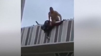 المنستير : يلقي بطفليه من سطح المنزل 