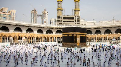 السعودية تمنع بث الصلوات من المساجد خلال رمضان وتطالب الأئمة بـإختصار دعاء القنوت