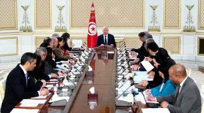 Saïed préside le Conseil des ministres à Carthage, décrets et décrets lois adoptés