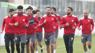 حصة تدريبية أولى للنسور لإعداد مقابلة العودة ضد مالي