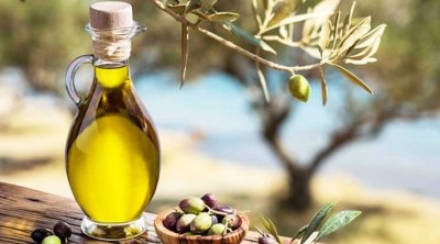سفيرة بريطانيا في تونس : سيتم شراء زيت الزيتون التونسي من المحلات البريطانية مستقبلا