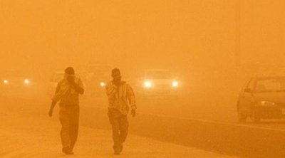 عاصفة رملية تحجب الرؤية في طريق السيارة تونس قابس