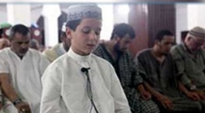 نابل: أطفال يؤمّون المصلّين في صلاة التراويح (فيديو)