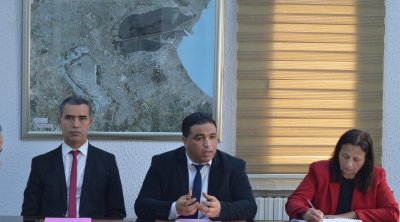 والي بن عروس يدعو المخابز إلى تقليص إنتاج المرطبات والتركيز على بيع الخبز العادي