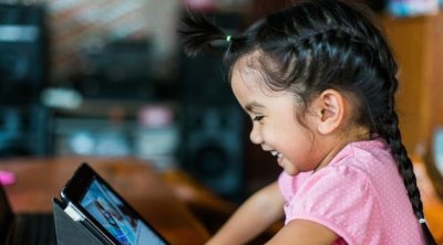 إستخدام الأطفال لوسائل التواصل الإجتماعي يرتفع بـ88 بالمائة في تونس