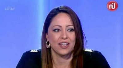 الصحفية شهرزاد عكاشة أمام القضاء بسبب تدوينات عن قيس سعيّد ووزير الداخلية