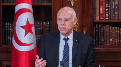 قيس سعيد ينهي مهام إطارات سامية بوزارة التجارة