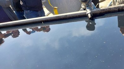 انطلاق عملية شفط القازوال المتسرب من محرك الباخرة ''إكسيلو'' (فيديو)