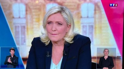 ماكرون يتهم لوبان بالتبعية لموسكو وبوتين