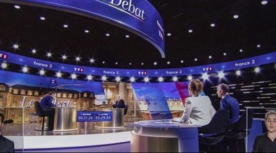 Présidentielle: un débat dense et musclé entre Macron et Le Pen