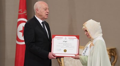 مرصد الدفاع عن مدنية الدولة يستغرب تكريم قيس سعيد لقاصرات محجبات و مُنقّبات