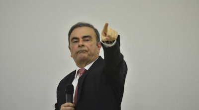 فرنسا تصدر مذكرة توقيف دولية بحق كارلوس غصن