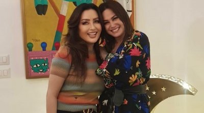 لطيفة تستضيف هند صبري في منزلها (صور)