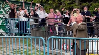 مشجع مُسن يحتفل بتحقيق ريال مدريد لقب الدوري الإسباني (فيديو)