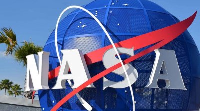 ناسا ترسل صوراً عارية إلى الفضاء على أمل جذب الفضائيين 