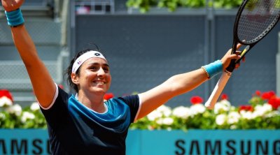 أنس جابر تواجه جيسيكا بيغولا من أجل التتويج بنهائي دورة مدريد 